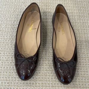 CHANEL patent leather ballet flats- deep purple